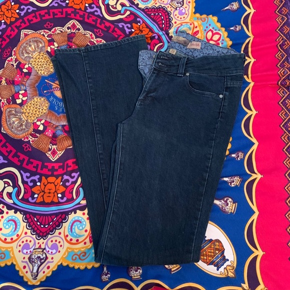 Paige Hidden Hills Bootcut Jeans size 28. - Picture 8 of 9